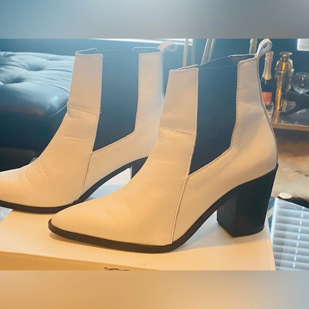 SOLD • SOLD Depp London Wide Fit Pointed Western Boots in White Leather - Picture 4 of 8